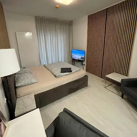 Apartment Plac Wolności 6 *