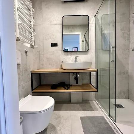 Apartment Plac Wolności 6 *